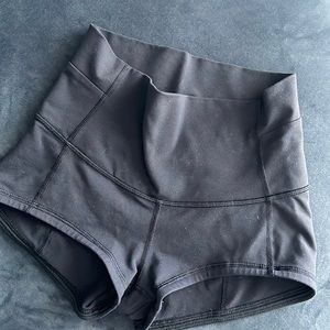 Size 4 2.5” shorts